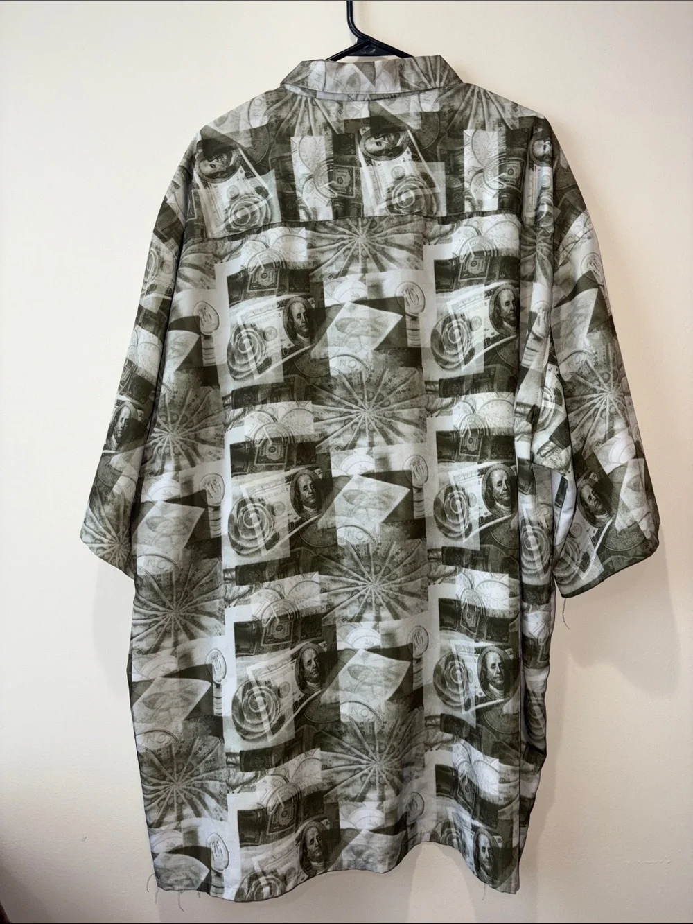 Robert Graham Olive and White Money Print Short Sleeve Shirt - Picture 4 of 4